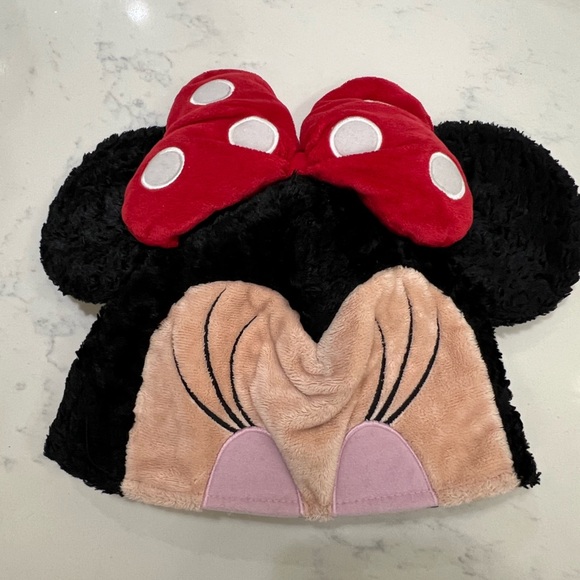 Minnie Mouse Plush Hat with Red Bow - Picture 8 of 9